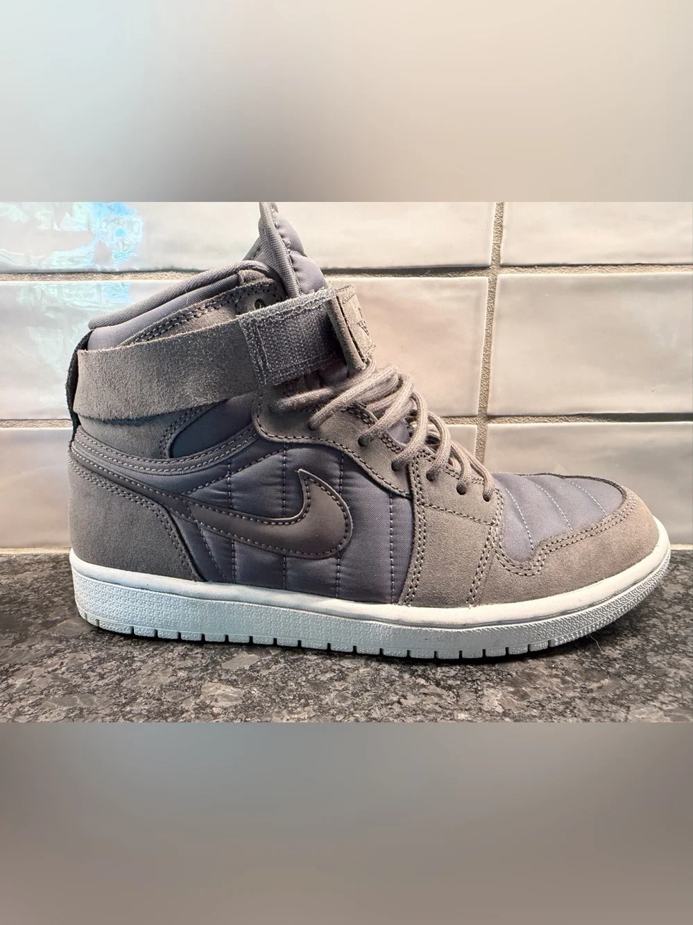 Jordan Men's High-Top Sneakers in Charcoal Gray size 8